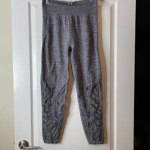 PINK Victoria’s Secret Cool & Comfy Leggings Cutouts Large